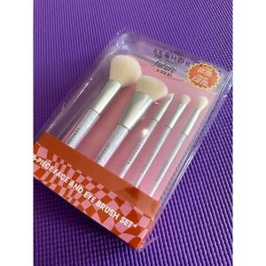 Sephora $110 Value The Future is Yours 5 piece face & eye Brush shimmering Set